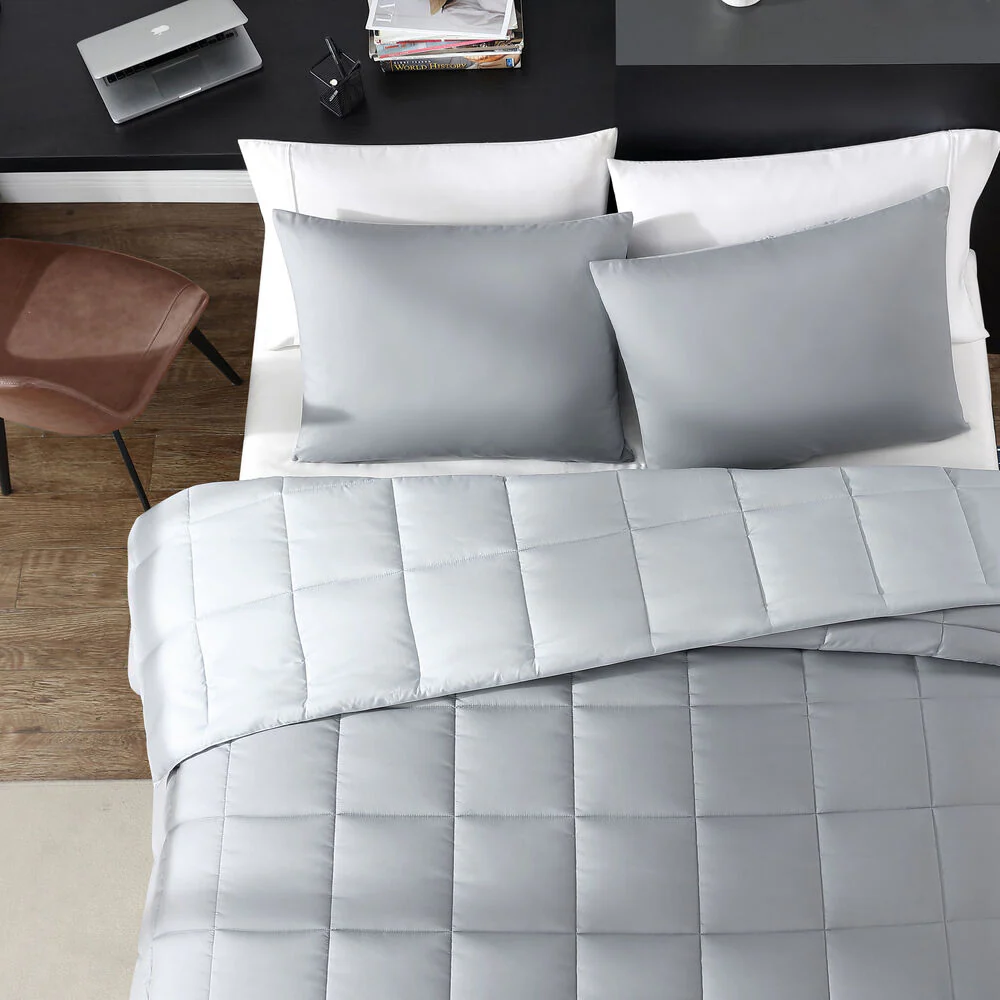 LONGDALE FULL/QUEEN REVERSIBLE COMFORTER AND SHAM SET 8 LONGDALE FULL/QUEEN REVERSIBLE COMFORTER AND SHAM SET
