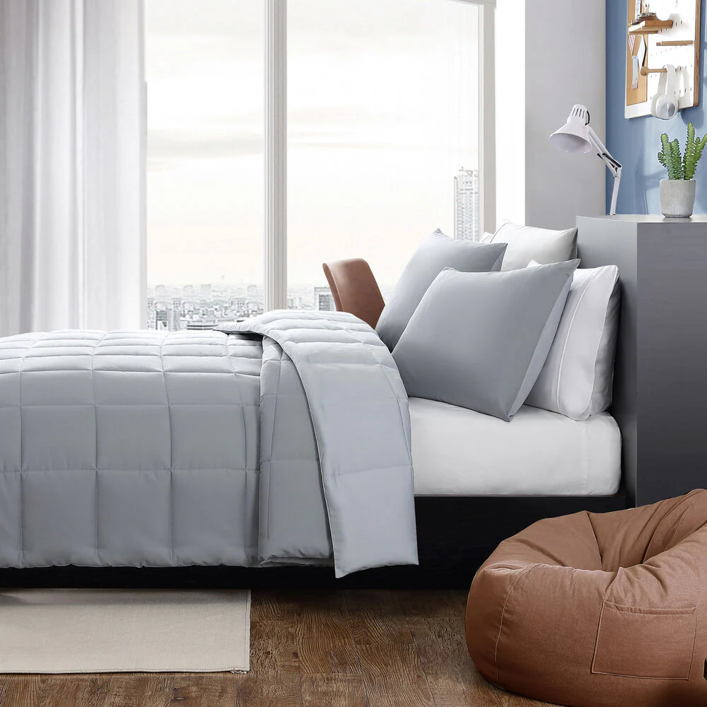 LONGDALE FULL/QUEEN REVERSIBLE COMFORTER AND SHAM SET 9 LONGDALE FULL/QUEEN REVERSIBLE COMFORTER AND SHAM SET
