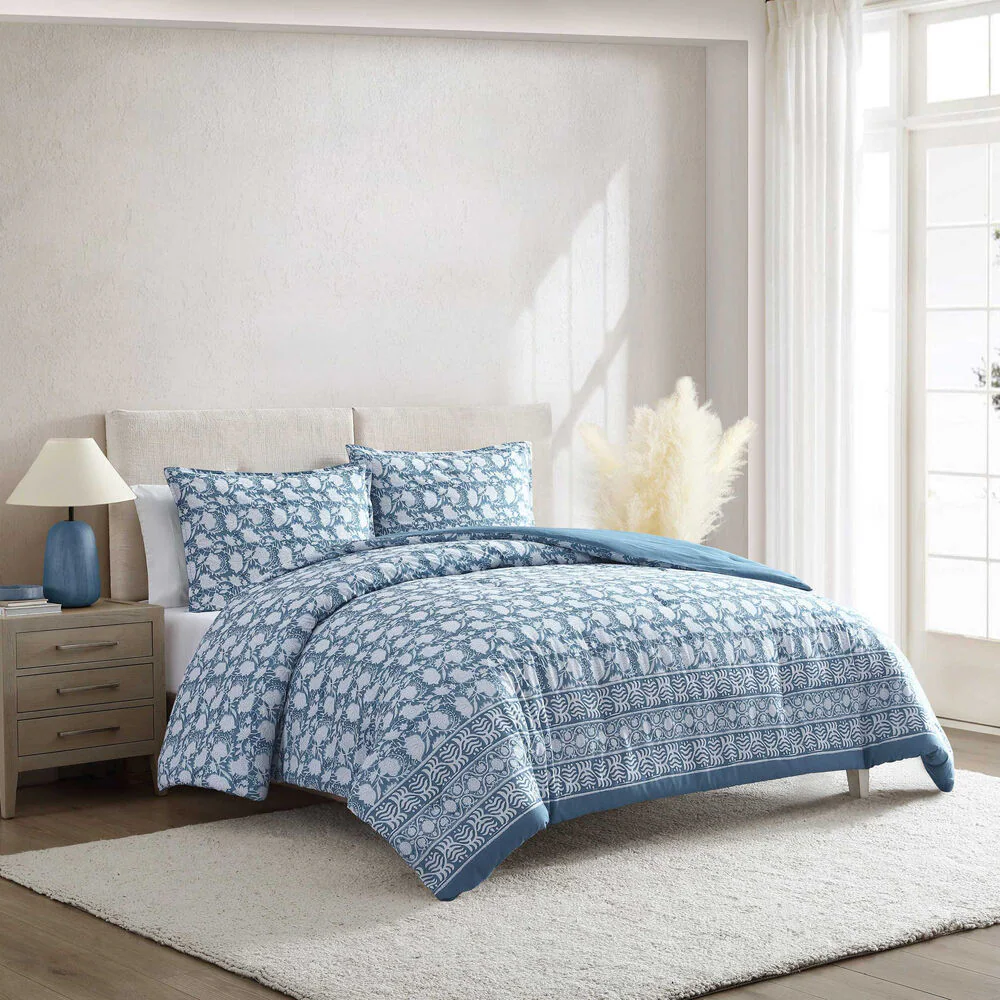 Bayport Floral Blue Full/Queen Comforter Set 1 Bayport Floral Blue Full/Queen Comforter Set