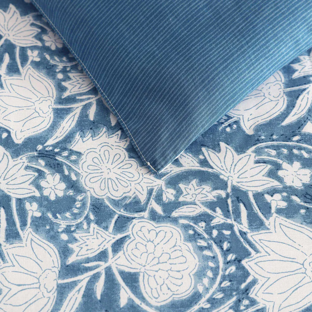 Bayport Floral Blue Full/Queen Comforter Set 2 Bayport Floral Blue Full/Queen Comforter Set