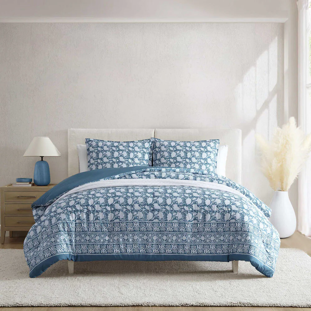 Bayport Floral Blue Full/Queen Comforter Set 4 Bayport Floral Blue Full/Queen Comforter Set