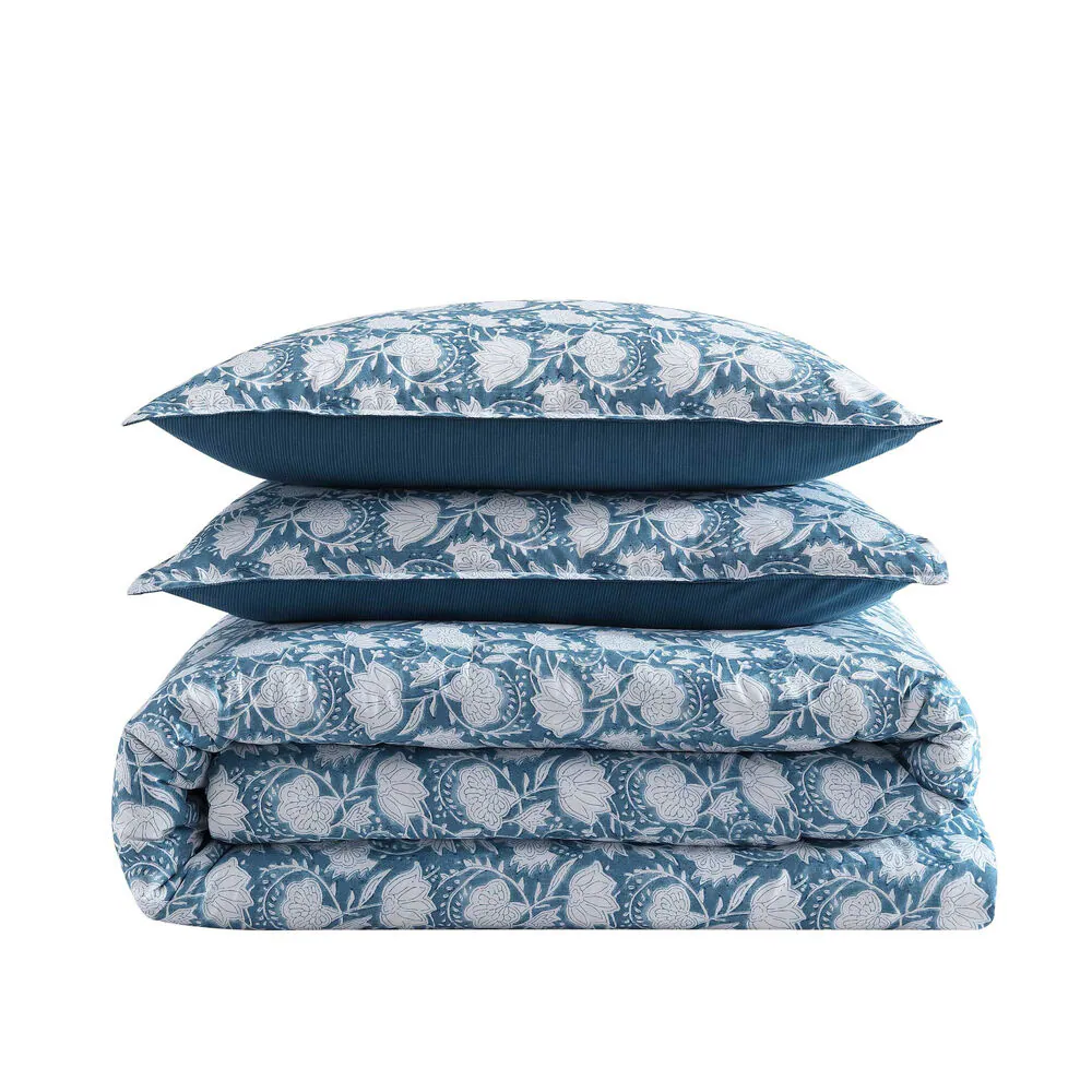 Bayport Floral Blue Full/Queen Comforter Set 6 Bayport Floral Blue Full/Queen Comforter Set