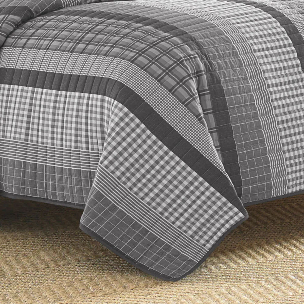Gulf Shores Full/Queen Quilt Set 8 Gulf Shores Full/Queen Quilt Set