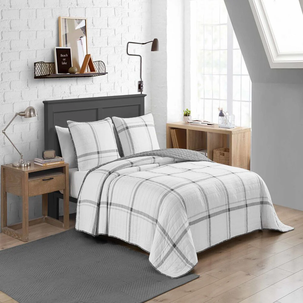 FLEETVILLE FULL/QUEEN QUILT AND SHAM SET 1 FLEETVILLE FULL/QUEEN QUILT AND SHAM SET