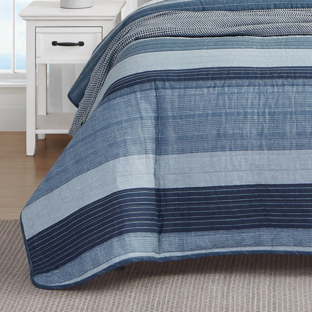 RIDGEPORT TWIN REVERSIBLE QUILT AND SHAM SET 8 RIDGEPORT TWIN REVERSIBLE QUILT AND SHAM SET