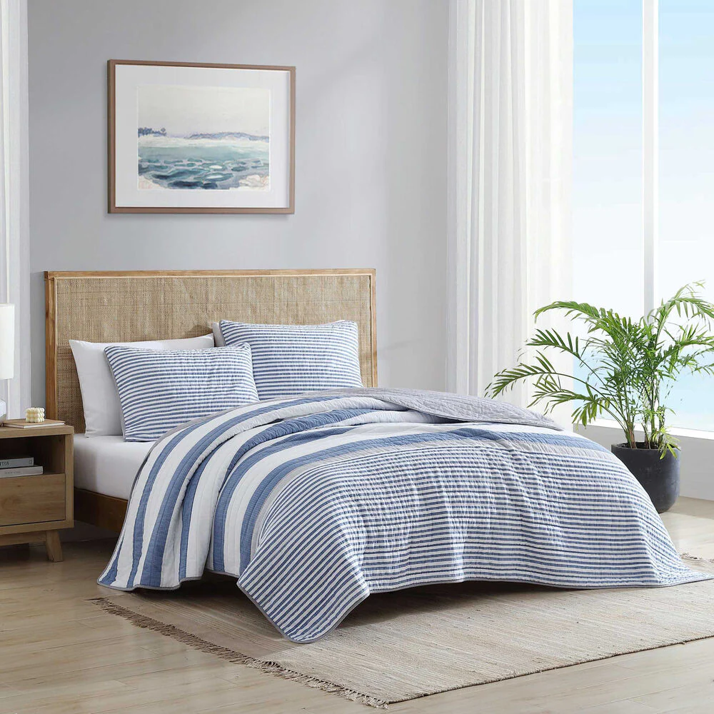 Fairwater Blue Full/Queen Quilt & Sham Set