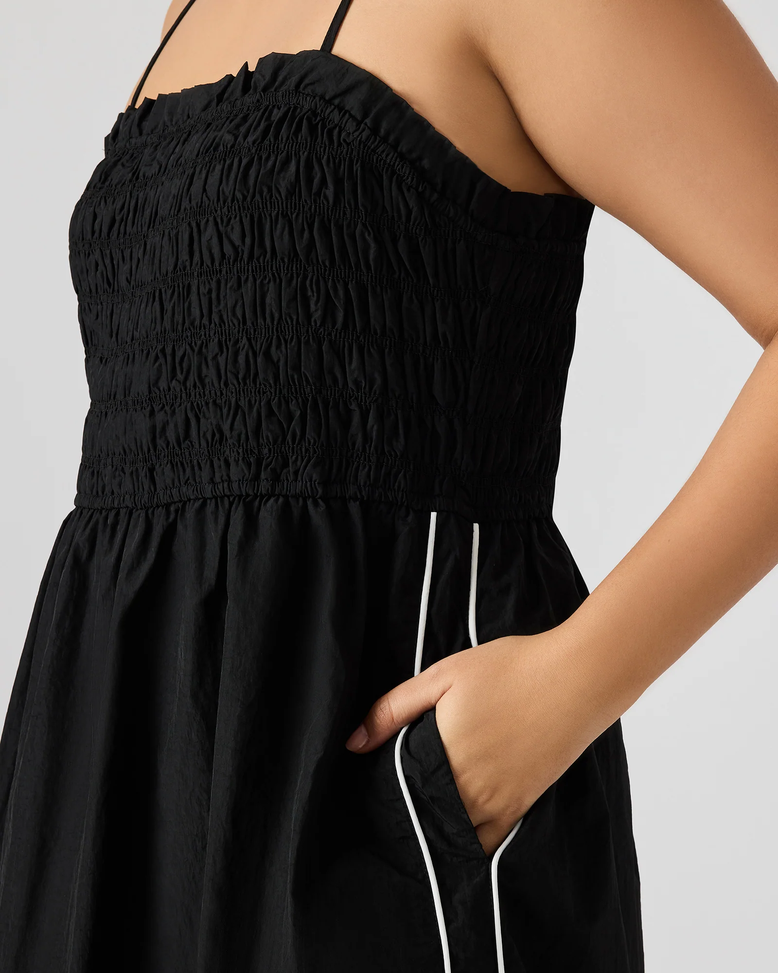 Kit Dress Black/white 6 Kit Dress Black/white
